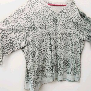 NWT Cute Avenue Leisure Women's Plus Size Animal Print Sweatshirt- Size 30/32W